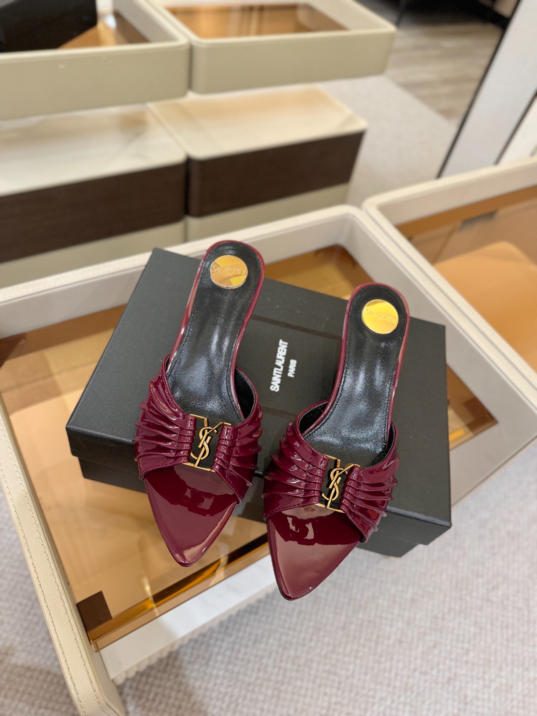 YSL「SAINT LAURENT*」 夏季新品 金属头优雅大气高跟凉鞋 —————————— 全新春夏系列后带方扣高 YSL「SAINT LAURENT*」 夏季新品 金属头优雅大气高跟凉鞋 —————————— 全新春夏系列后带方扣高