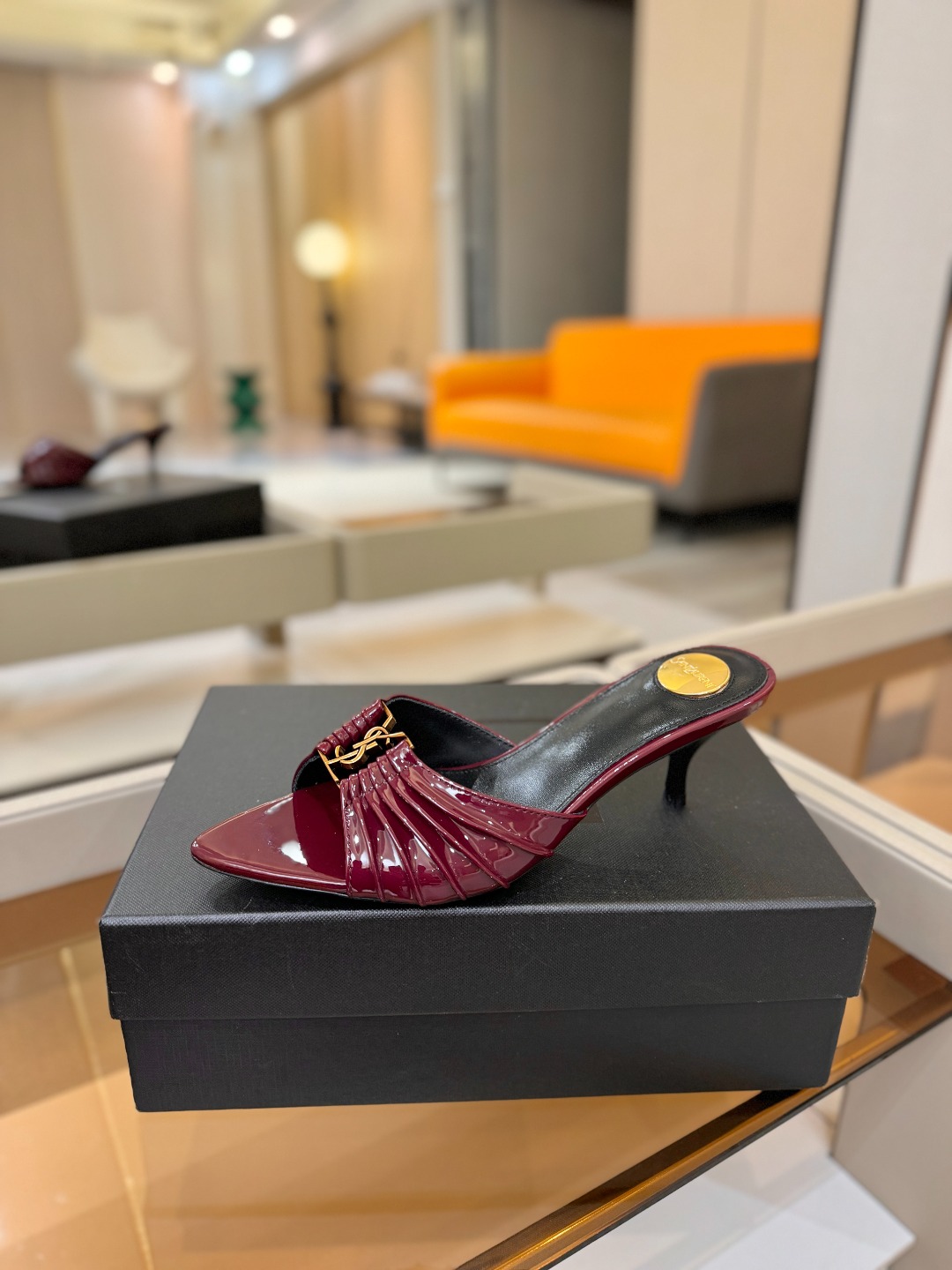 YSL「SAINT LAURENT*」  夏季新品 金属头优雅大气高跟凉鞋 —————————— 全新春夏系列后带方扣高