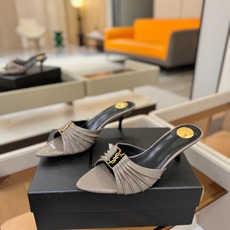 YSL「SAINT LAURENT*」 夏季新品 金属头优雅大气高跟凉鞋 —————————— 全新春夏系列后带方扣高 YSL「SAINT LAURENT*」 夏季新品 金属头优雅大气高跟凉鞋 —————————— 全新春夏系列后带方扣高