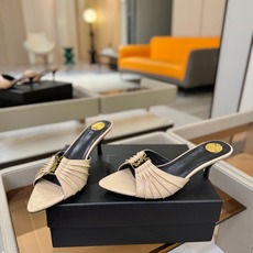 YSL「SAINT LAURENT*」 夏季新品 金属头优雅大气高跟凉鞋 —————————— 全新春夏系列后带方扣高 YSL「SAINT LAURENT*」 夏季新品 金属头优雅大气高跟凉鞋 —————————— 全新春夏系列后带方扣高