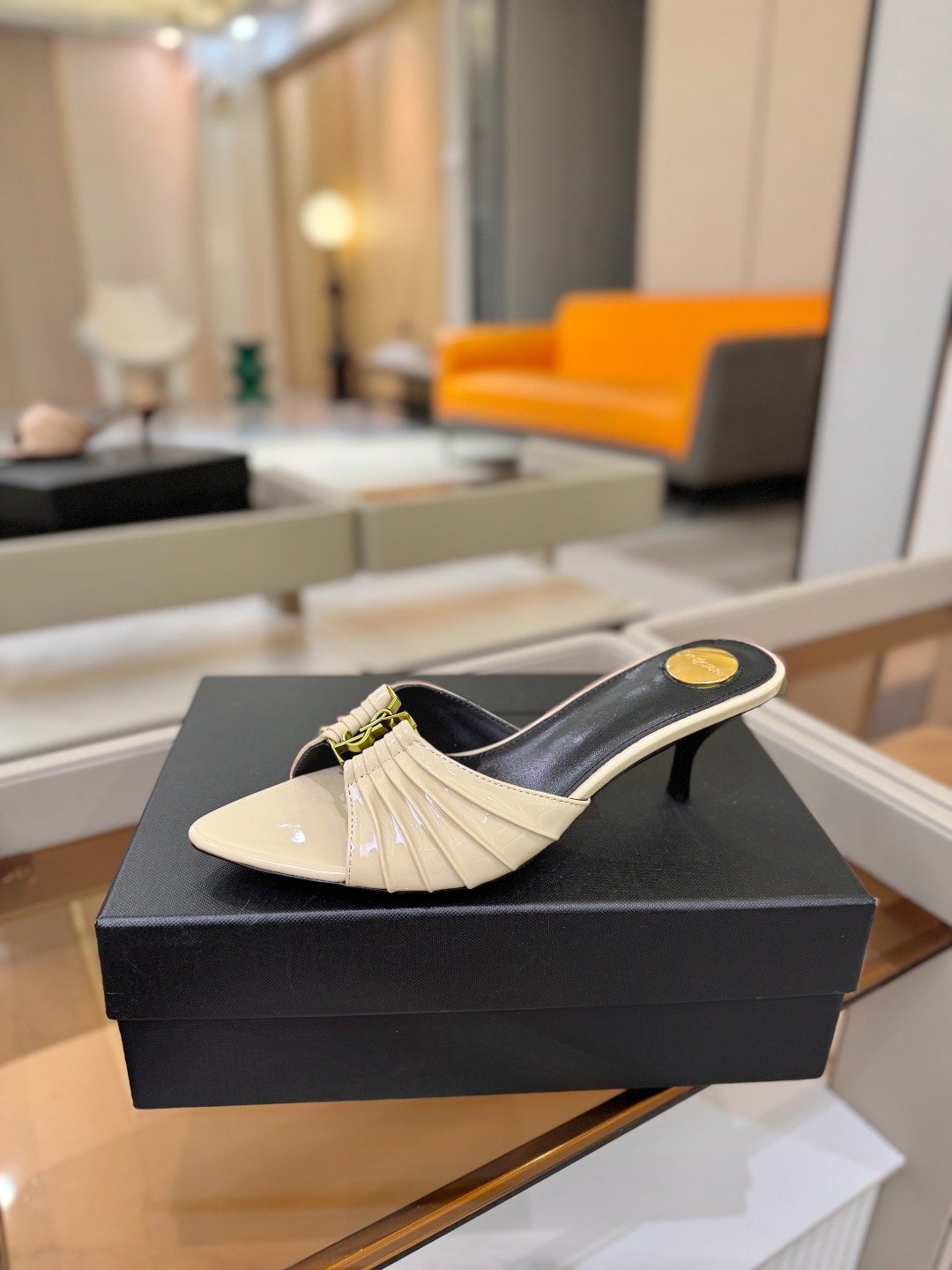 YSL「SAINT LAURENT*」  夏季新品 金属头优雅大气高跟凉鞋 —————————— 全新春夏系列后带方扣高