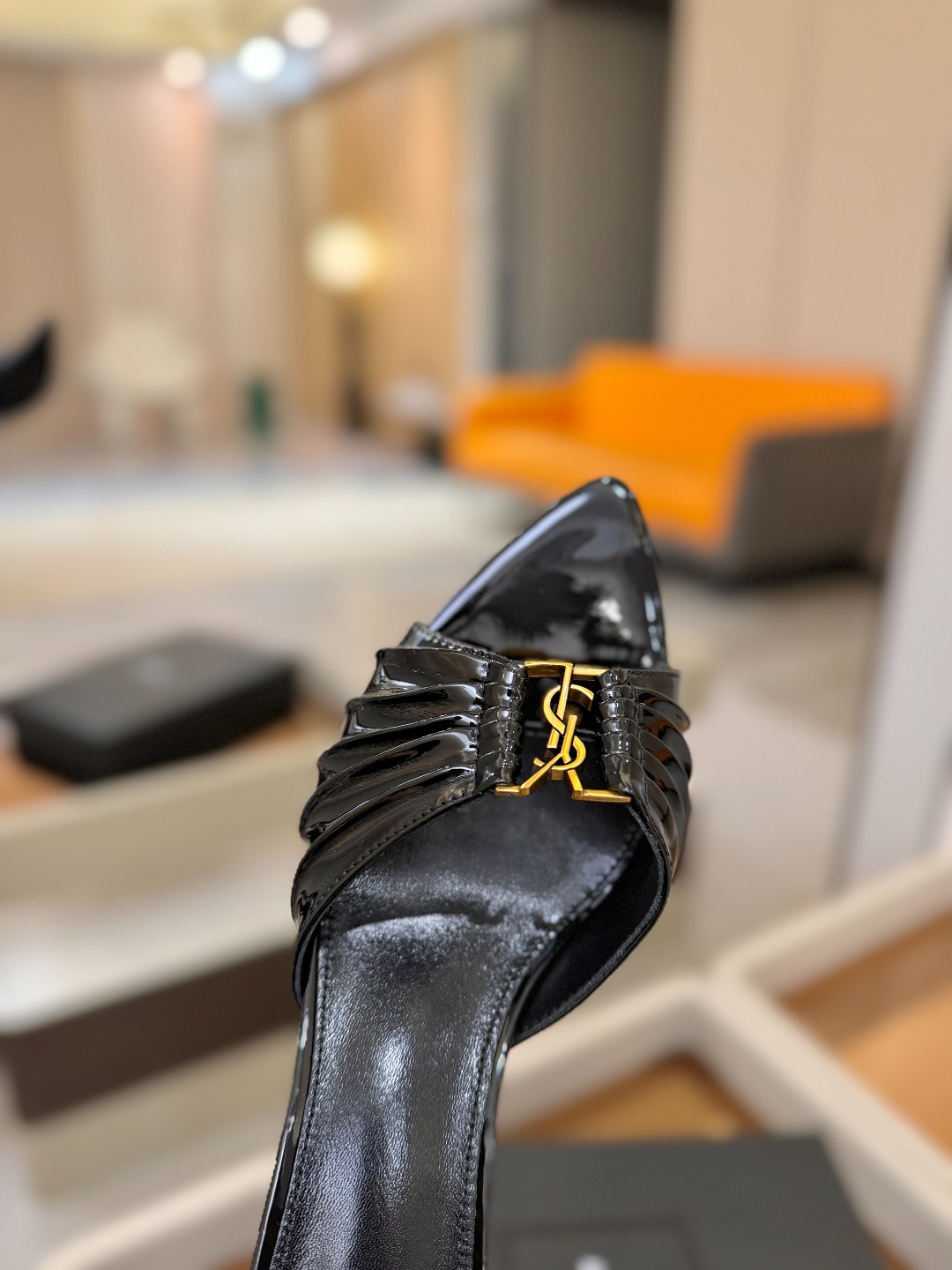 YSL「SAINT LAURENT*」  夏季新品 金属头优雅大气高跟凉鞋 —————————— 全新春夏系列后带方扣高