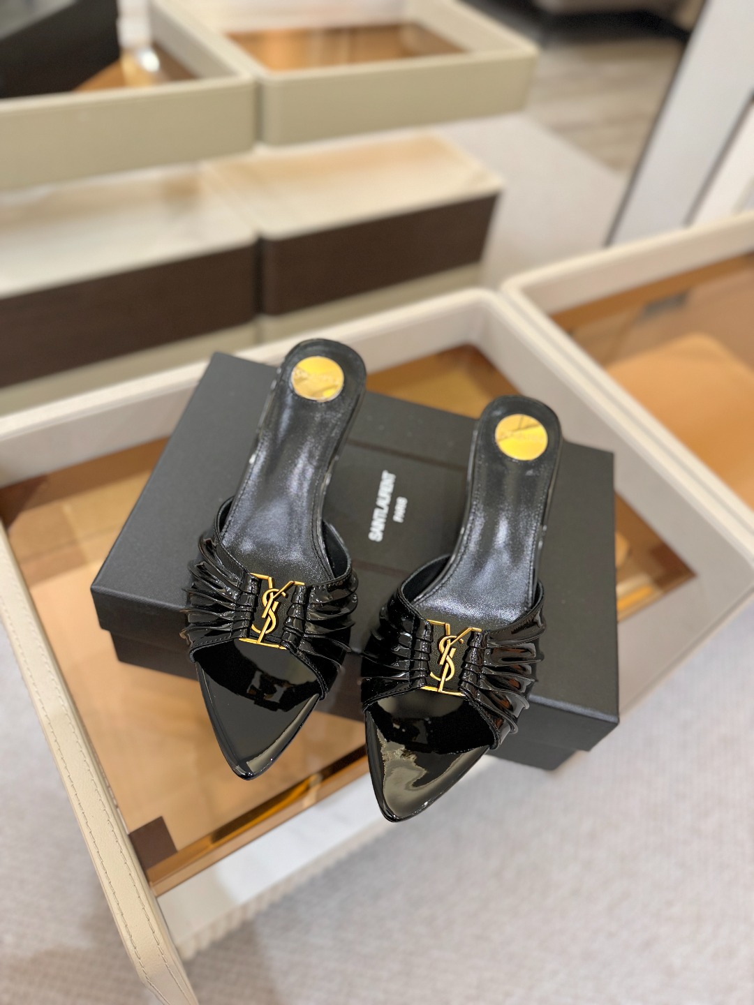 YSL「SAINT LAURENT*」  夏季新品 金属头优雅大气高跟凉鞋 —————————— 全新春夏系列后带方扣高