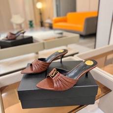 YSL「SAINT LAURENT*」 夏季新品 尖头优雅大气高跟拖鞋 —————————— 尖头设计拉长腿部线条, YSL「SAINT LAURENT*」 夏季新品 尖头优雅大气高跟拖鞋 —————————— 尖头设计拉长腿部线条,