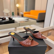 YSL「SAINT LAURENT*」 夏季新品 尖头优雅大气高跟拖鞋 —————————— 尖头设计拉长腿部线条, YSL「SAINT LAURENT*」 夏季新品 尖头优雅大气高跟拖鞋 —————————— 尖头设计拉长腿部线条,