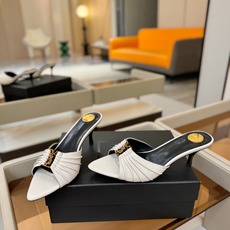 YSL「SAINT LAURENT*」 夏季新品 尖头优雅大气高跟拖鞋 —————————— 尖头设计拉长腿部线条, YSL「SAINT LAURENT*」 夏季新品 尖头优雅大气高跟拖鞋 —————————— 尖头设计拉长腿部线条,