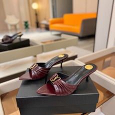 YSL「SAINT LAURENT*」 夏季新品 尖头优雅大气高跟拖鞋 —————————— 尖头设计拉长腿部线条, YSL「SAINT LAURENT*」 夏季新品 尖头优雅大气高跟拖鞋 —————————— 尖头设计拉长腿部线条,