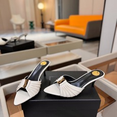 YSL「SAINT LAURENT*」 夏季新品 尖头优雅大气高跟拖鞋 —————————— 尖头设计拉长腿部线条, YSL「SAINT LAURENT*」 夏季新品 尖头优雅大气高跟拖鞋 —————————— 尖头设计拉长腿部线条,