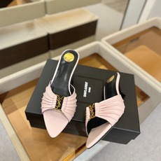YSL「SAINT LAURENT*」 夏季新品 尖头优雅大气高跟拖鞋 —————————— 尖头设计拉长腿部线条, YSL「SAINT LAURENT*」 夏季新品 尖头优雅大气高跟拖鞋 —————————— 尖头设计拉长腿部线条,