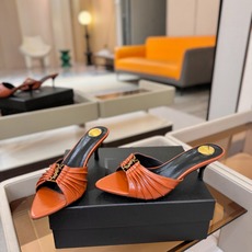 YSL「SAINT LAURENT*」 夏季新品 尖头优雅大气高跟拖鞋 —————————— 尖头设计拉长腿部线条, YSL「SAINT LAURENT*」 夏季新品 尖头优雅大气高跟拖鞋 —————————— 尖头设计拉长腿部线条,