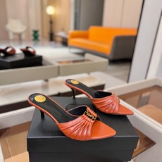 YSL「SAINT LAURENT*」 夏季新品 尖头优雅大气高跟拖鞋 —————————— 尖头设计拉长腿部线条, YSL「SAINT LAURENT*」 夏季新品 尖头优雅大气高跟拖鞋 —————————— 尖头设计拉长腿部线条,
