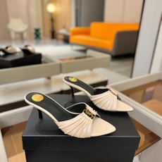 YSL「SAINT LAURENT*」 夏季新品 尖头优雅大气高跟拖鞋 —————————— 尖头设计拉长腿部线条, YSL「SAINT LAURENT*」 夏季新品 尖头优雅大气高跟拖鞋 —————————— 尖头设计拉长腿部线条,
