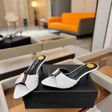 YSL「SAINT LAURENT*」 夏季新品 尖头优雅大气高跟拖鞋 —————————— 尖头设计拉长腿部线条, YSL「SAINT LAURENT*」 夏季新品 尖头优雅大气高跟拖鞋 —————————— 尖头设计拉长腿部线条,