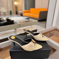 YSL「SAINT LAURENT*」 夏季新品 尖头优雅大气高跟拖鞋 —————————— 尖头设计拉长腿部线条, YSL「SAINT LAURENT*」 夏季新品 尖头优雅大气高跟拖鞋 —————————— 尖头设计拉长腿部线条,