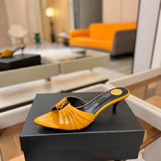YSL「SAINT LAURENT*」 夏季新品 尖头优雅大气高跟拖鞋 —————————— 尖头设计拉长腿部线条, YSL「SAINT LAURENT*」 夏季新品 尖头优雅大气高跟拖鞋 —————————— 尖头设计拉长腿部线条,