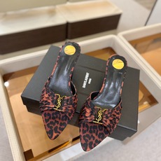 YSL「SAINT LAURENT*」 夏季新品 尖头优雅大气高跟拖鞋 —————————— 尖头设计拉长腿部线条, YSL「SAINT LAURENT*」 夏季新品 尖头优雅大气高跟拖鞋 —————————— 尖头设计拉长腿部线条,