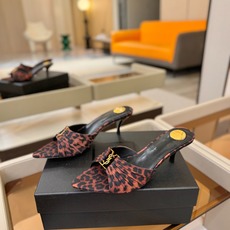 YSL「SAINT LAURENT*」 夏季新品 尖头优雅大气高跟拖鞋 —————————— 尖头设计拉长腿部线条, YSL「SAINT LAURENT*」 夏季新品 尖头优雅大气高跟拖鞋 —————————— 尖头设计拉长腿部线条,
