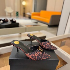 YSL「SAINT LAURENT*」 夏季新品 尖头优雅大气高跟拖鞋 —————————— 尖头设计拉长腿部线条, YSL「SAINT LAURENT*」 夏季新品 尖头优雅大气高跟拖鞋 —————————— 尖头设计拉长腿部线条,