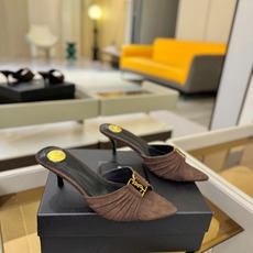 YSL「SAINT LAURENT*」 夏季新品 尖头优雅大气高跟拖鞋 —————————— 尖头设计拉长腿部线条, YSL「SAINT LAURENT*」 夏季新品 尖头优雅大气高跟拖鞋 —————————— 尖头设计拉长腿部线条,