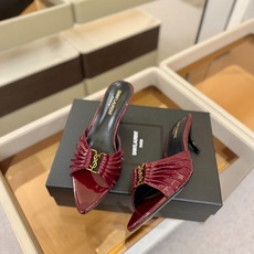 YSL「SAINT LAURENT*」 夏季新品 尖头优雅大气高跟拖鞋 —————————— 尖头设计拉长腿部线条, YSL「SAINT LAURENT*」 夏季新品 尖头优雅大气高跟拖鞋 —————————— 尖头设计拉长腿部线条,