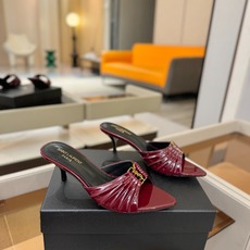 YSL「SAINT LAURENT*」 夏季新品 尖头优雅大气高跟拖鞋 —————————— 尖头设计拉长腿部线条, YSL「SAINT LAURENT*」 夏季新品 尖头优雅大气高跟拖鞋 —————————— 尖头设计拉长腿部线条,