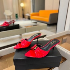 YSL「SAINT LAURENT*」 夏季新品 尖头优雅大气高跟拖鞋 —————————— 尖头设计拉长腿部线条, YSL「SAINT LAURENT*」 夏季新品 尖头优雅大气高跟拖鞋 —————————— 尖头设计拉长腿部线条,