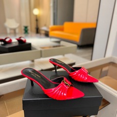 YSL「SAINT LAURENT*」 夏季新品 尖头优雅大气高跟拖鞋 —————————— 尖头设计拉长腿部线条, YSL「SAINT LAURENT*」 夏季新品 尖头优雅大气高跟拖鞋 —————————— 尖头设计拉长腿部线条,