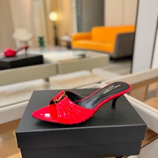 YSL「SAINT LAURENT*」 夏季新品 尖头优雅大气高跟拖鞋 —————————— 尖头设计拉长腿部线条, YSL「SAINT LAURENT*」 夏季新品 尖头优雅大气高跟拖鞋 —————————— 尖头设计拉长腿部线条,