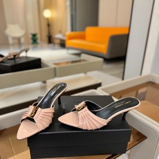 YSL「SAINT LAURENT*」 夏季新品 尖头优雅大气高跟拖鞋 —————————— 尖头设计拉长腿部线条, YSL「SAINT LAURENT*」 夏季新品 尖头优雅大气高跟拖鞋 —————————— 尖头设计拉长腿部线条,