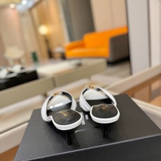 YSL「SAINT LAURENT*」 夏季新品 尖头优雅大气高跟拖鞋 —————————— 尖头设计拉长腿部线条, YSL「SAINT LAURENT*」 夏季新品 尖头优雅大气高跟拖鞋 —————————— 尖头设计拉长腿部线条,