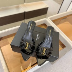 YSL「SAINT LAURENT*」 夏季新品 尖头优雅大气高跟拖鞋 —————————— 尖头设计拉长腿部线条, YSL「SAINT LAURENT*」 夏季新品 尖头优雅大气高跟拖鞋 —————————— 尖头设计拉长腿部线条,