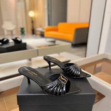 YSL「SAINT LAURENT*」 夏季新品 尖头优雅大气高跟拖鞋 —————————— 尖头设计拉长腿部线条, YSL「SAINT LAURENT*」 夏季新品 尖头优雅大气高跟拖鞋 —————————— 尖头设计拉长腿部线条,