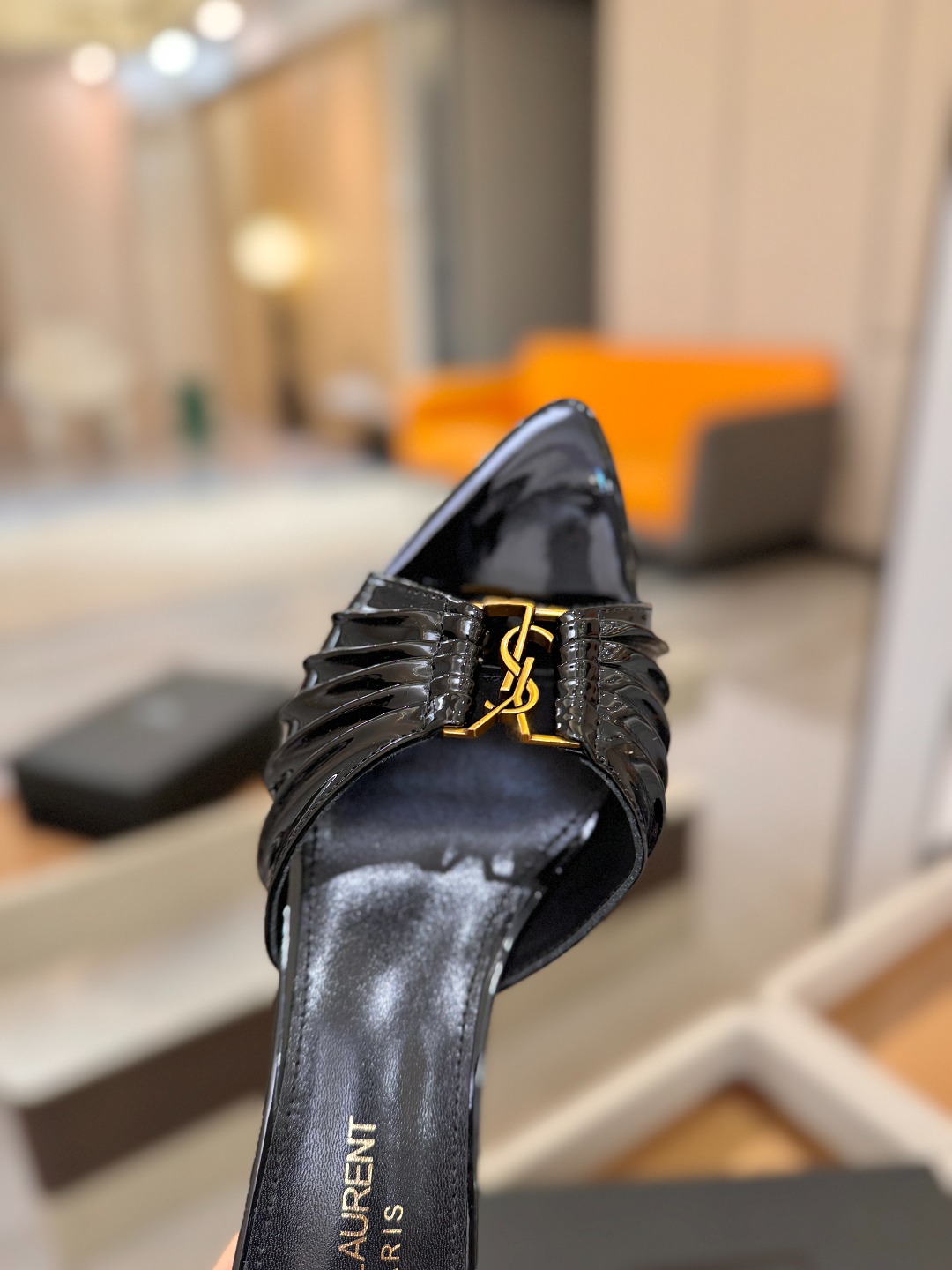 YSL「SAINT LAURENT*」 夏季新品 尖头优雅大气高跟拖鞋 —————————— 尖头设计拉长腿部线条, YSL「SAINT LAURENT*」 夏季新品 尖头优雅大气高跟拖鞋 —————————— 尖头设计拉长腿部线条,