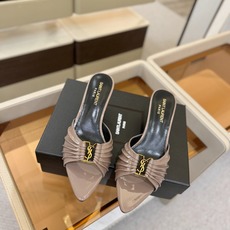 YSL「SAINT LAURENT*」 夏季新品 尖头优雅大气高跟拖鞋 —————————— 尖头设计拉长腿部线条, YSL「SAINT LAURENT*」 夏季新品 尖头优雅大气高跟拖鞋 —————————— 尖头设计拉长腿部线条,