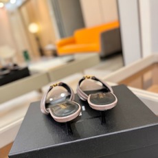 YSL「SAINT LAURENT*」 夏季新品 尖头优雅大气高跟拖鞋 —————————— 尖头设计拉长腿部线条, YSL「SAINT LAURENT*」 夏季新品 尖头优雅大气高跟拖鞋 —————————— 尖头设计拉长腿部线条,