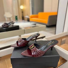 YSL「SAINT LAURENT*」 夏季新品 尖头优雅大气高跟拖鞋 —————————— 尖头设计拉长腿部线条, YSL「SAINT LAURENT*」 夏季新品 尖头优雅大气高跟拖鞋 —————————— 尖头设计拉长腿部线条,