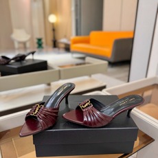 YSL「SAINT LAURENT*」 夏季新品 尖头优雅大气高跟拖鞋 —————————— 尖头设计拉长腿部线条, YSL「SAINT LAURENT*」 夏季新品 尖头优雅大气高跟拖鞋 —————————— 尖头设计拉长腿部线条,