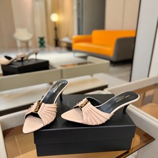 YSL「SAINT LAURENT*」 夏季新品 尖头优雅大气高跟拖鞋 —————————— 尖头设计拉长腿部线条, YSL「SAINT LAURENT*」 夏季新品 尖头优雅大气高跟拖鞋 —————————— 尖头设计拉长腿部线条,
