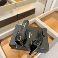 YSL「SAINT LAURENT*」 夏季新品 尖头优雅大气高跟拖鞋 —————————— 尖头设计拉长腿部线条, YSL「SAINT LAURENT*」 夏季新品 尖头优雅大气高跟拖鞋 —————————— 尖头设计拉长腿部线条,