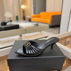 YSL「SAINT LAURENT*」 夏季新品 尖头优雅大气高跟拖鞋 —————————— 尖头设计拉长腿部线条, YSL「SAINT LAURENT*」 夏季新品 尖头优雅大气高跟拖鞋 —————————— 尖头设计拉长腿部线条,