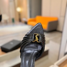YSL「SAINT LAURENT*」 夏季新品 尖头优雅大气高跟拖鞋 —————————— 尖头设计拉长腿部线条, YSL「SAINT LAURENT*」 夏季新品 尖头优雅大气高跟拖鞋 —————————— 尖头设计拉长腿部线条,