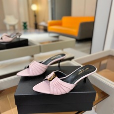 YSL「SAINT LAURENT*」 夏季新品 尖头优雅大气高跟拖鞋 —————————— 尖头设计拉长腿部线条, YSL「SAINT LAURENT*」 夏季新品 尖头优雅大气高跟拖鞋 —————————— 尖头设计拉长腿部线条,