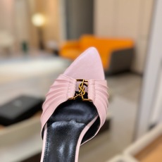 YSL「SAINT LAURENT*」 夏季新品 尖头优雅大气高跟拖鞋 —————————— 尖头设计拉长腿部线条, YSL「SAINT LAURENT*」 夏季新品 尖头优雅大气高跟拖鞋 —————————— 尖头设计拉长腿部线条,