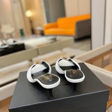 YSL「SAINT LAURENT*」 夏季新品 尖头优雅大气高跟拖鞋 —————————— 尖头设计拉长腿部线条, YSL「SAINT LAURENT*」 夏季新品 尖头优雅大气高跟拖鞋 —————————— 尖头设计拉长腿部线条,