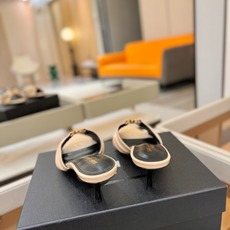 YSL「SAINT LAURENT*」 夏季新品 尖头优雅大气高跟拖鞋 —————————— 尖头设计拉长腿部线条, YSL「SAINT LAURENT*」 夏季新品 尖头优雅大气高跟拖鞋 —————————— 尖头设计拉长腿部线条,