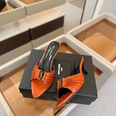 YSL「SAINT LAURENT*」 夏季新品 尖头优雅大气高跟拖鞋 —————————— 尖头设计拉长腿部线条, YSL「SAINT LAURENT*」 夏季新品 尖头优雅大气高跟拖鞋 —————————— 尖头设计拉长腿部线条,