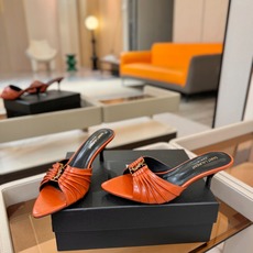 YSL「SAINT LAURENT*」 夏季新品 尖头优雅大气高跟拖鞋 —————————— 尖头设计拉长腿部线条, YSL「SAINT LAURENT*」 夏季新品 尖头优雅大气高跟拖鞋 —————————— 尖头设计拉长腿部线条,