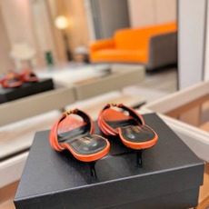 YSL「SAINT LAURENT*」 夏季新品 尖头优雅大气高跟拖鞋 —————————— 尖头设计拉长腿部线条, YSL「SAINT LAURENT*」 夏季新品 尖头优雅大气高跟拖鞋 —————————— 尖头设计拉长腿部线条,