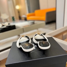 YSL「SAINT LAURENT*」 夏季新品 尖头优雅大气高跟拖鞋 —————————— 尖头设计拉长腿部线条, YSL「SAINT LAURENT*」 夏季新品 尖头优雅大气高跟拖鞋 —————————— 尖头设计拉长腿部线条,