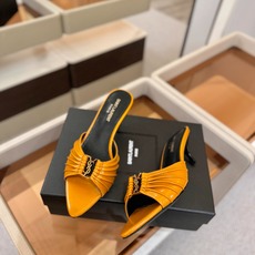 YSL「SAINT LAURENT*」 夏季新品 尖头优雅大气高跟拖鞋 —————————— 尖头设计拉长腿部线条, YSL「SAINT LAURENT*」 夏季新品 尖头优雅大气高跟拖鞋 —————————— 尖头设计拉长腿部线条,